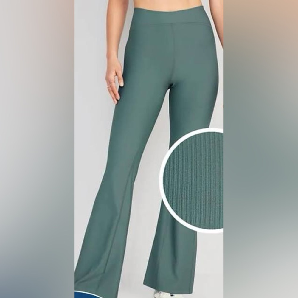 Old Navy High-Waist Flared-Leg Yoga Pants in Teal